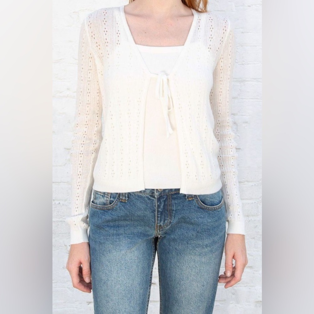 BRANDY MELVILLE GRETA EYELET TOP